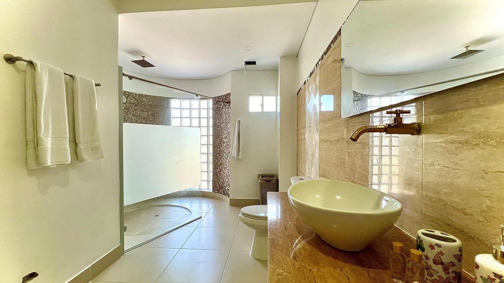 Charme 64 Boutique Hotel